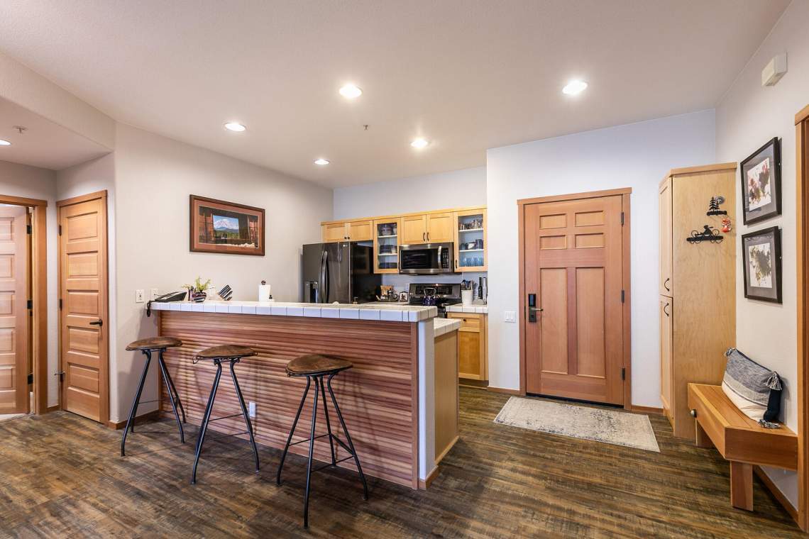 201-Shirley-Cyn-Rd-Unit-705-Olympic-Valley-CA-96146-USA-014-017-Kitchen-MLS_Size