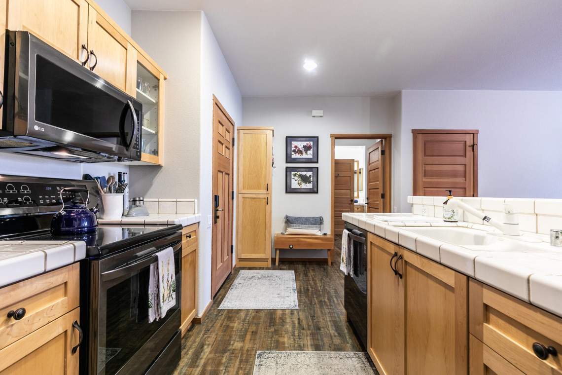 201-Shirley-Cyn-Rd-Unit-705-Olympic-Valley-CA-96146-USA-015-012-Kitchen-MLS_Size